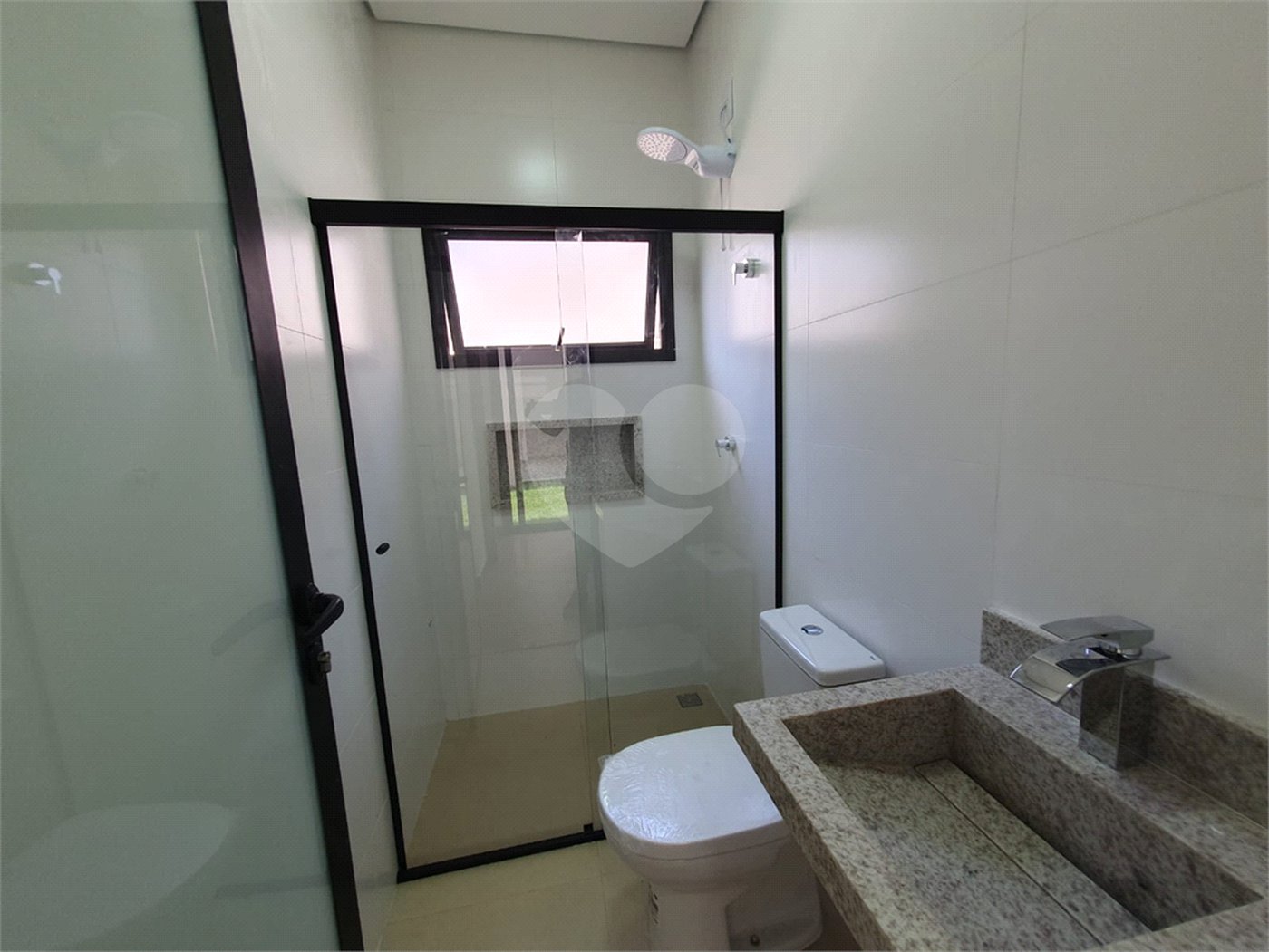 Casa à venda com 3 suítes no condomínio Via Castelli, Louveira - SP