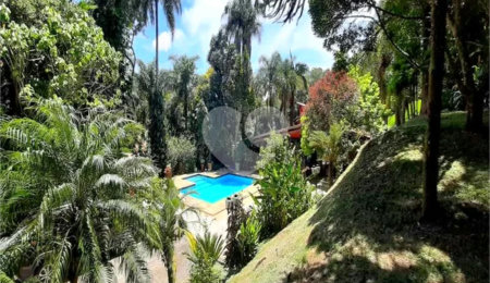 Casa Térrea à venda com 5 quartos, sendo 4 suítes,  em Serra da Cantareira, Mairiporã, SP