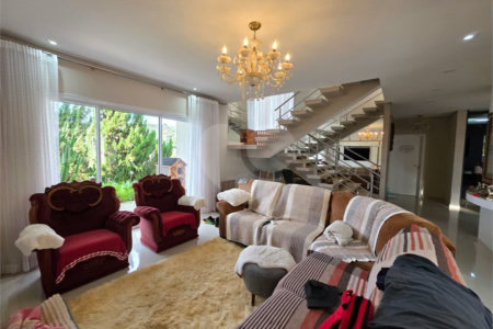 Casa à venda com 3 quartos, sendo 1 suíte,  no condomínio Santa Isabel I, Louveira - SP