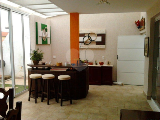 Sobrado à venda com 4 quartos, sendo 1 suíte,  em Alto da Boa Vista, São Paulo, SP
