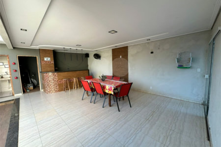 Casa à venda com 3 suítes em Cidade Jardim, Araraquara, SP