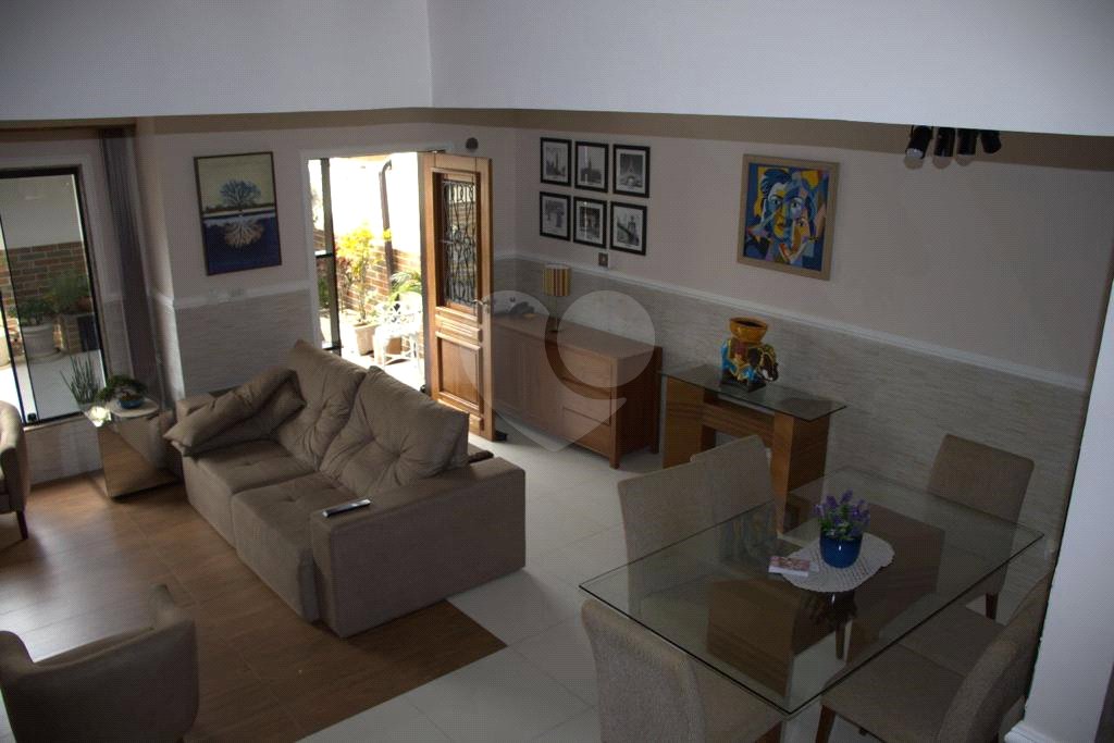 Casa à venda com 3 quartos, sendo 1 suíte, no condomínio Village da Posse, Rio de Janeiro - RJ