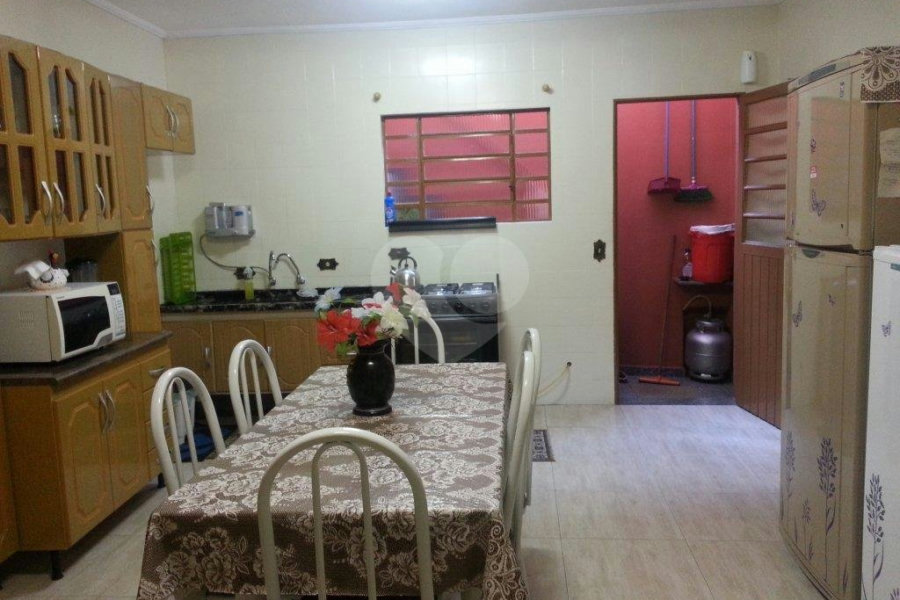 Sobrado à venda com 3 quartos, sendo 2 suítes,  em Jardim Nery, Mairiporã, SP
