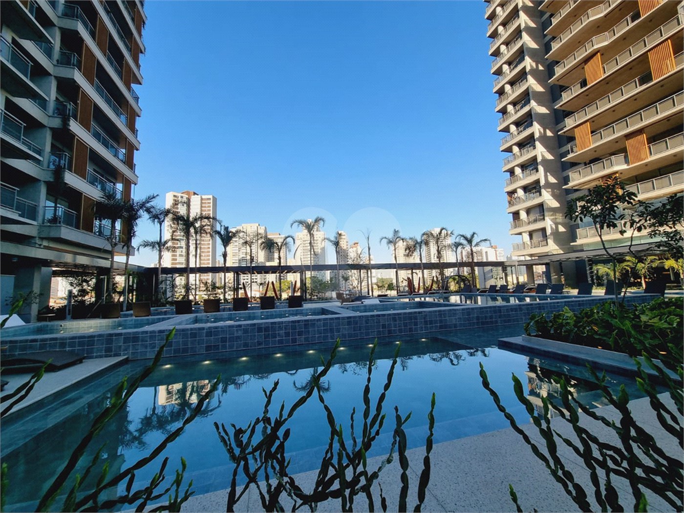 Apartamento à venda ou para alugar com 3 quartos, sendo 1 suíte, em Jardim das Acácias, São Paulo, SP