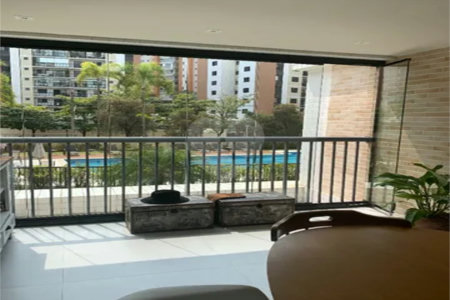 Apartamento à venda com 3 quartos, sendo 1 suíte, em Cidade São Francisco, São Paulo, SP