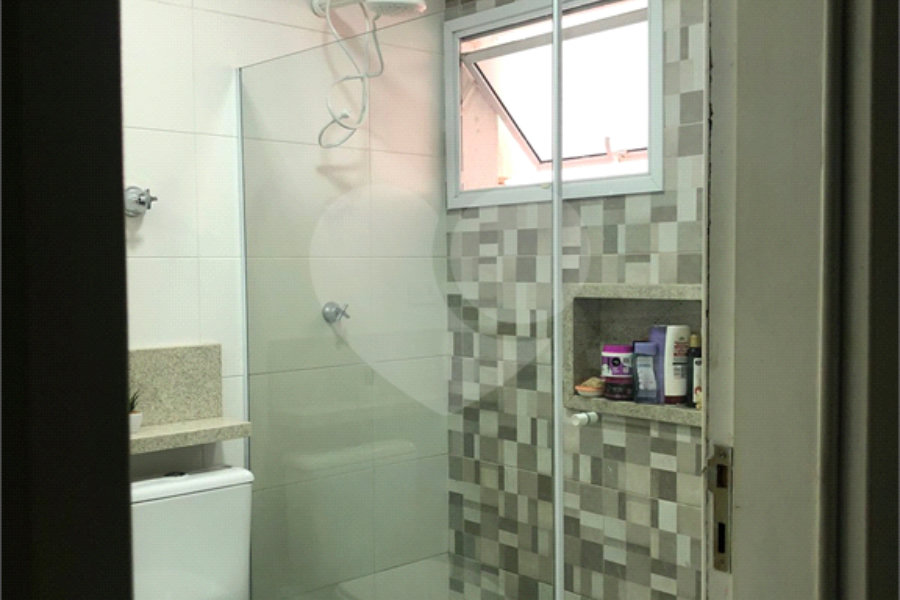 Casa à venda com 3 quartos, sendo 1 suíte,  no condomínio Forest Hills, Guarulhos - SP