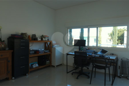 Casa à venda com 4 suítes no condomínio Figueira Gardn, Atibaia - SP