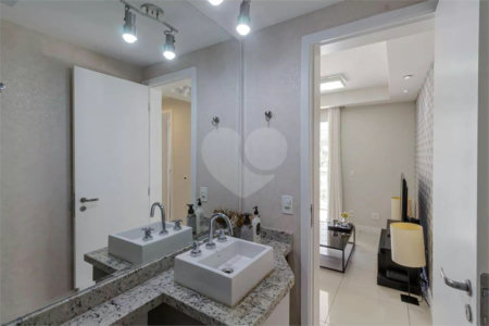 Apartamento à venda com 2 quartos, sendo 1 suíte,  em Vila Andrade, São Paulo, SP