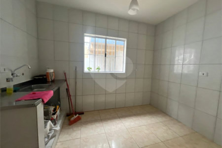 Casa à venda com 2 quartos em Jardim Pirajussara, São Paulo, SP