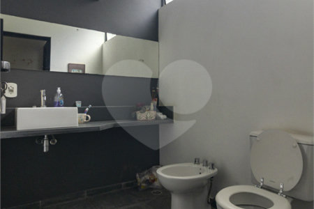 Sobrado à venda com 4 quartos, sendo 2 suítes,  em Vila Morumbi, São Paulo, SP