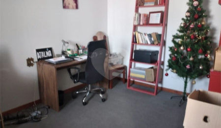 Casa à venda com 4 quartos, sendo 1 suíte,  no Centro, Mairinque, SP