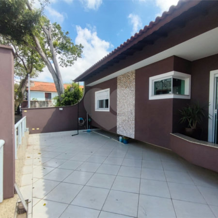 Sobrado à venda com 3 quartos, sendo 2 suítes,  em Vila Pires, Santo André, SP