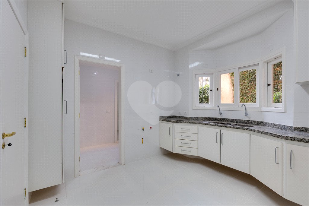 Casa para alugar com 4 quartos, sendo 2 suítes, no condomínio Cassiano Ricardo, São Paulo - SP