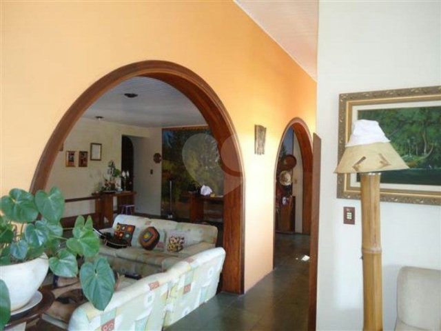 Casa em condomínio à venda com 4 quartos, sendo 2 suítes,  em Vila Machado, Mairiporã, SP