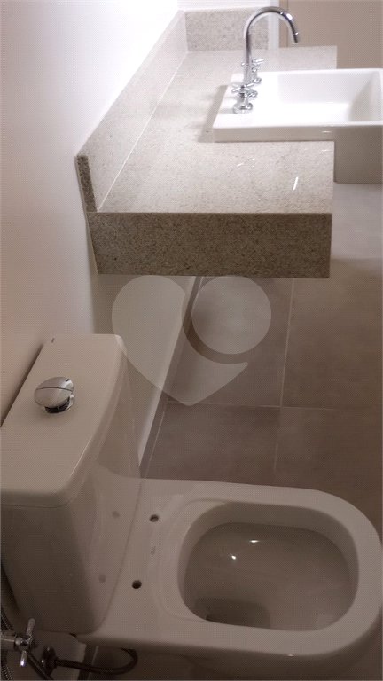 Casa à venda com 4 suítes no condomínio Estância Marambaia, Vinhedo - SP