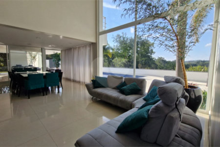Casa à venda ou para alugar com 5 quartos, sendo 4 suítes, no condomínio Shamballa II, Atibaia - SP