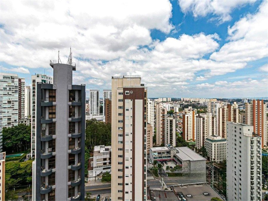 Cobertura à venda com 4 suítes em Vila Suzana, São Paulo, SP