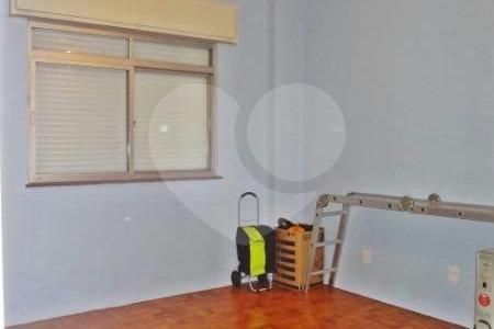Apartamento à venda com 4 quartos, sendo 1 suíte, em Cerqueira César, São Paulo, SP