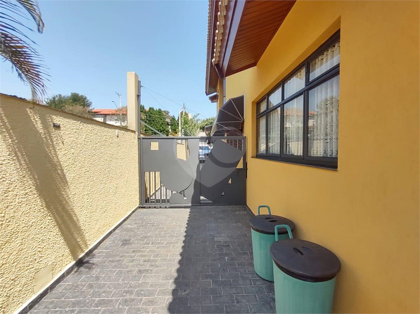 Casa à venda com 5 quartos, sendo 4 suítes, no condomínio Rancho Dirce, Sorocaba - SP
