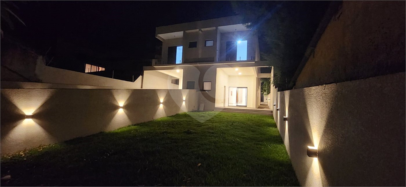 Sobrado à venda com 3 suítes em Jardim dos Pinheiros, Atibaia, SP