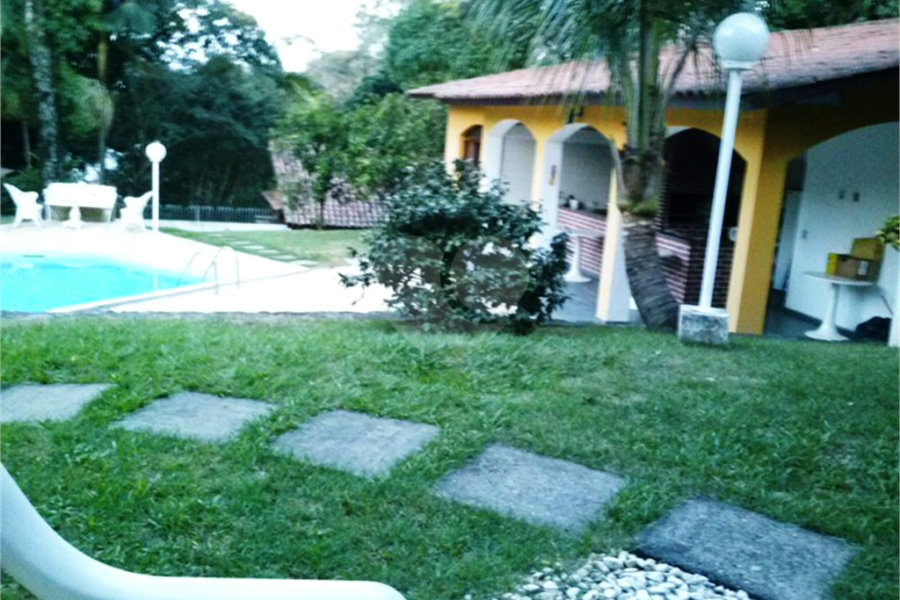 Sobrado à venda com 4 quartos, sendo 2 suítes, em Horto, São Paulo, SP