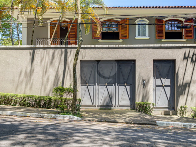 Casa à venda com 5 quartos, sendo 3 suítes,  em Alto da Boa Vista, São Paulo, SP