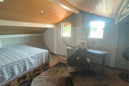 Casa à venda com 3 suítes no condomínio Braziliana, Valinhos - SP