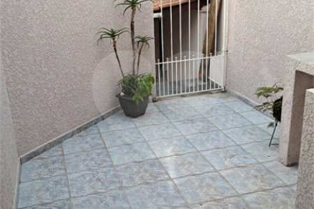 Sobrado à venda com 3 quartos, sendo 1 suíte, em Vila Suissa, Mogi das Cruzes, SP
