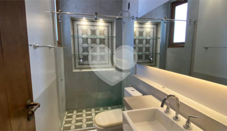 Casa à venda com 1 quarto, sendo 3 suítes,  no Centro, Porto Seguro, BA