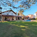 Casa à venda com 7 quartos, sendo 4 suítes, no condomínio Riviera de Santa Cristina XIII, Paranapanema - SP