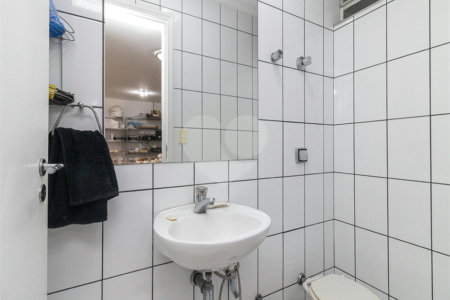 Casa à venda com 3 quartos, sendo 2 suítes, em Alto de Pinheiros, São Paulo, SP