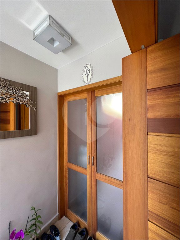 Sobrado à venda com 3 quartos, sendo 1 suíte, em Vila Alexandria, São Paulo, SP