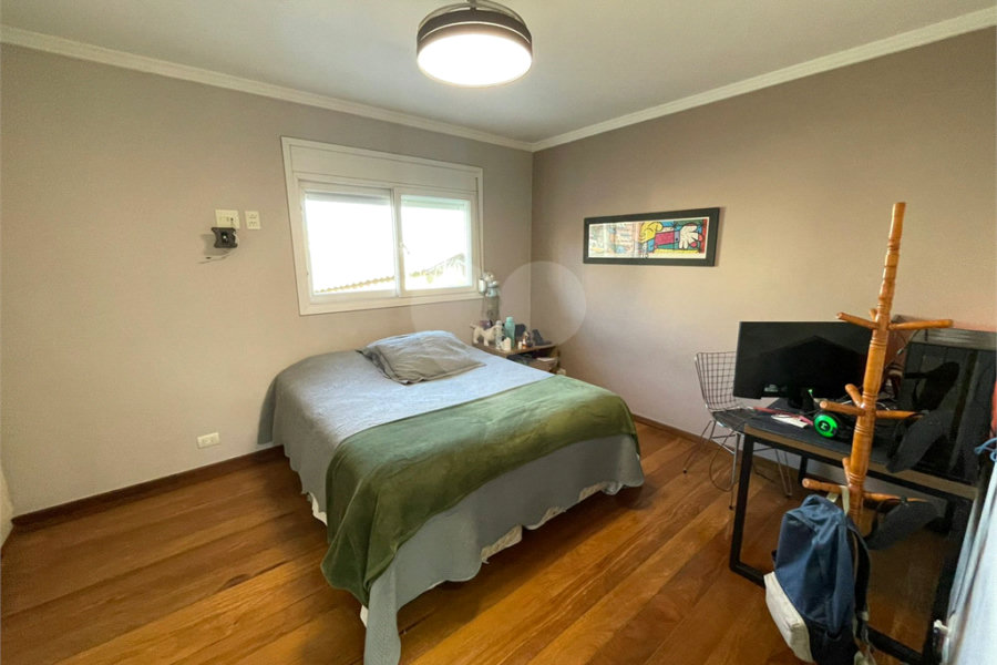 Casa à venda com 4 suítes no condomínio Fechado, São Paulo - SP