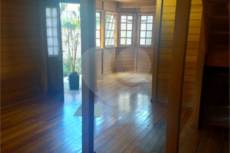 Casa à venda com 3 quartos, sendo 1 suíte, no condomínio Bosque de Greviléa, Vinhedo - SP
