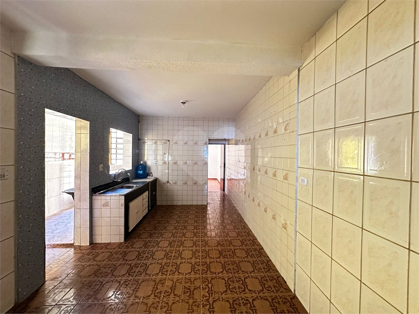 Sobrado à venda com 4 quartos, sendo 1 suíte, em Vila Amorim, Suzano, SP