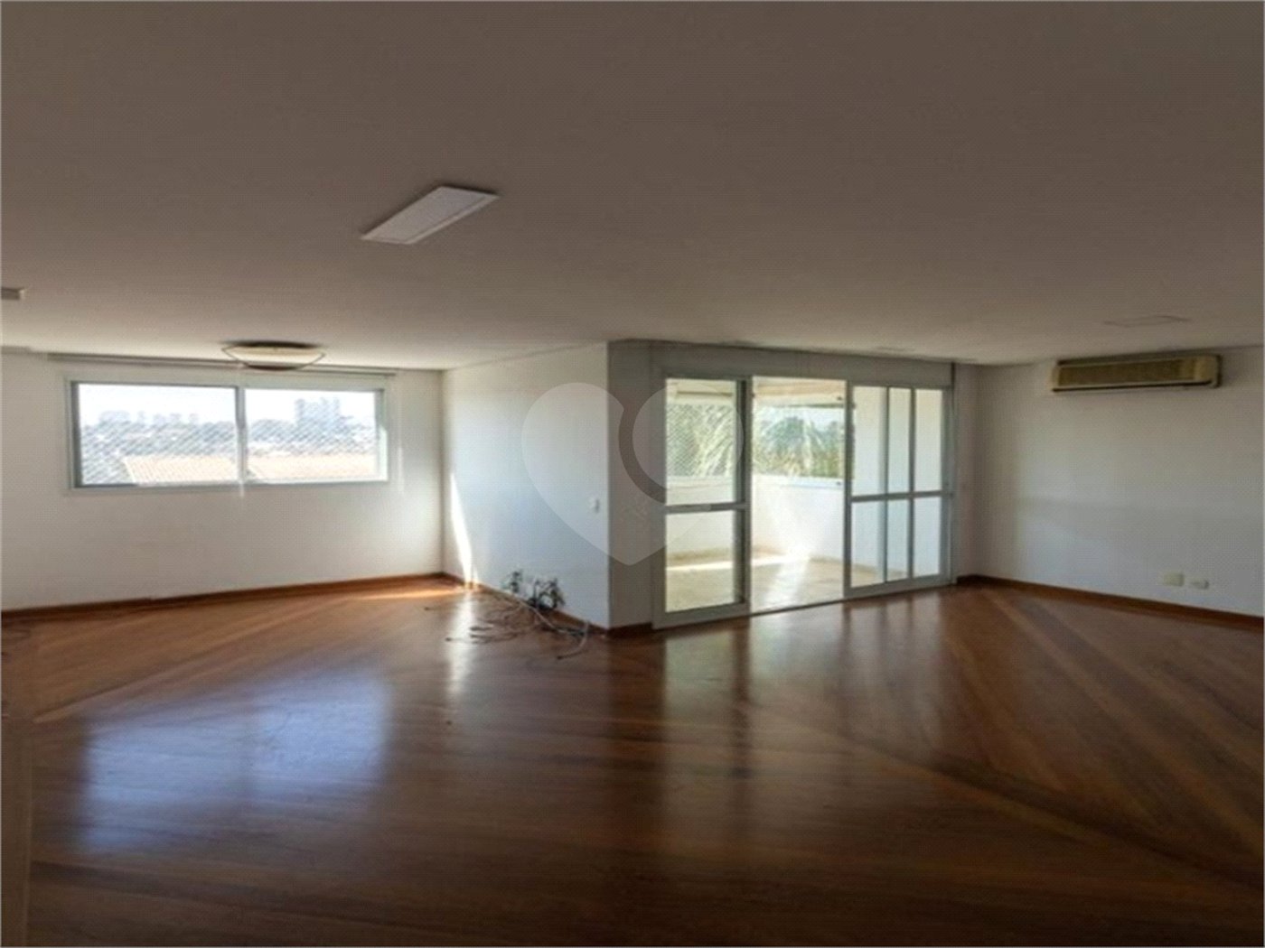 Apartamento à venda com 4 suítes em Jardim Leonor, São Paulo, SP