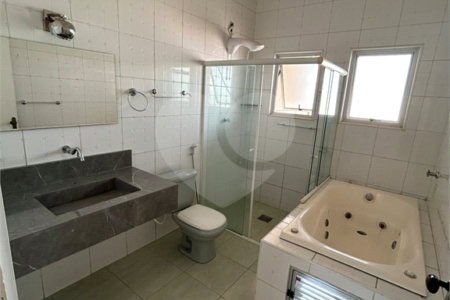 Casa à venda com 4 quartos, sendo 1 suíte, no condomínio Raizes, Paulínia - SP