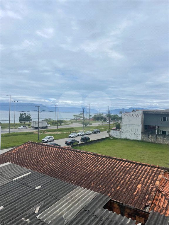 Sobrado à venda com 2 quartos, sendo 1 suíte, em Estância Balneária Hawai, Caraguatatuba, SP