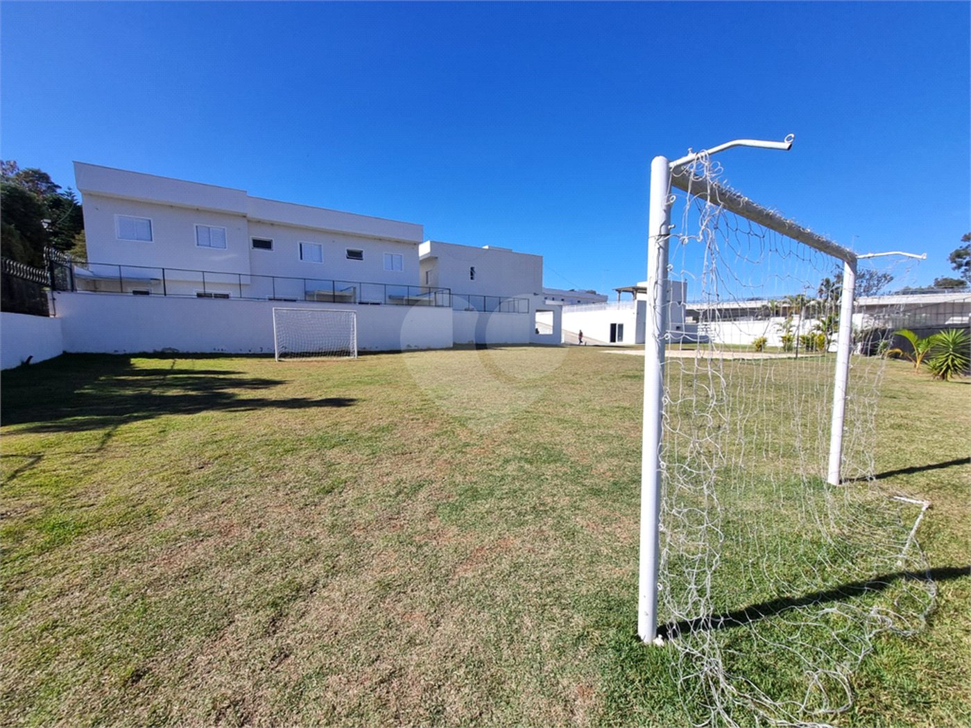 Casa à venda com 3 quartos, sendo 1 suíte, no condomínio Residencial Américo Figueiredo, Sorocaba - SP