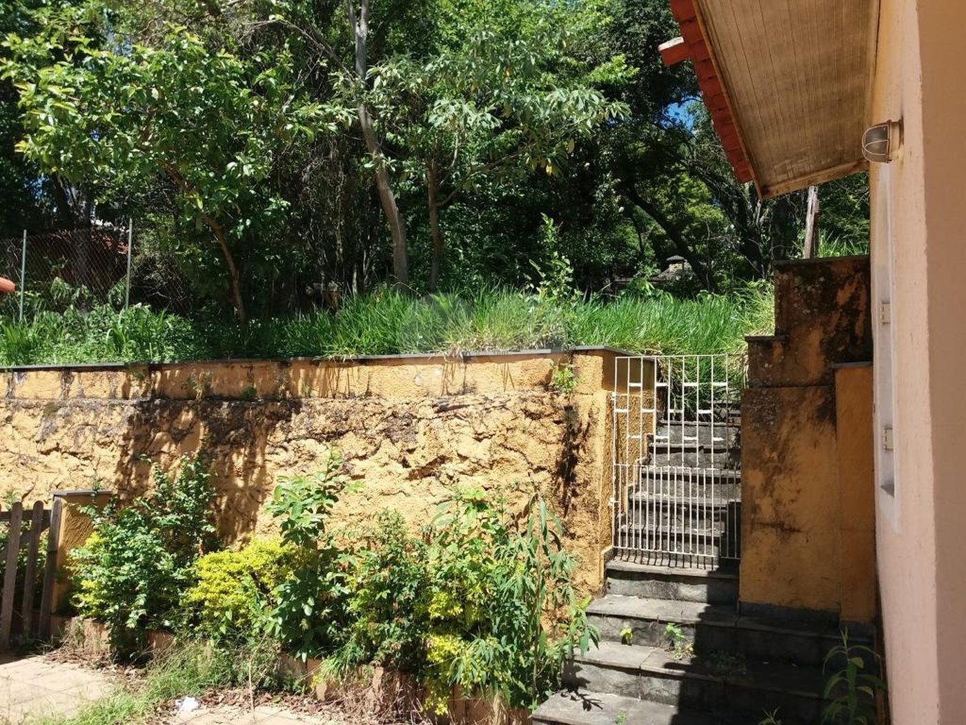 Sobrado à venda com 4 quartos, sendo 1 suíte, em Tremembé, São Paulo, SP