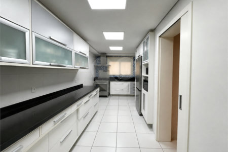 Apartamento à venda com 3 suítes em Campo Belo, São Paulo, SP