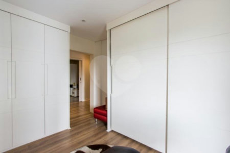 Apartamento à venda com 4 suítes em Jardim Marajoara, São Paulo, SP
