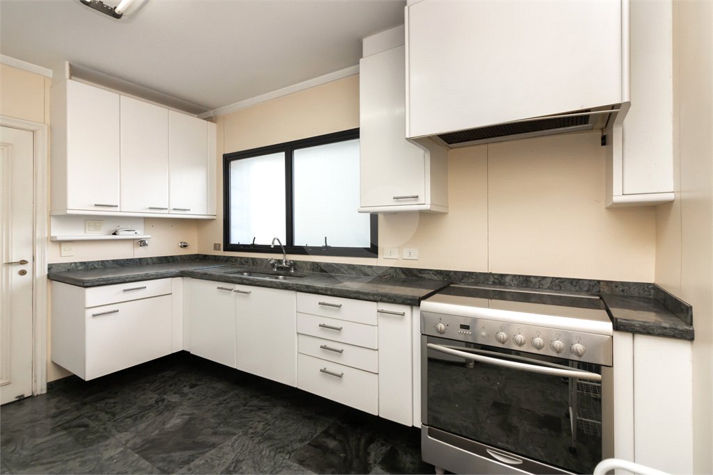 Apartamento à venda com 4 quartos, sendo 3 suítes, em Higienópolis, São Paulo, SP