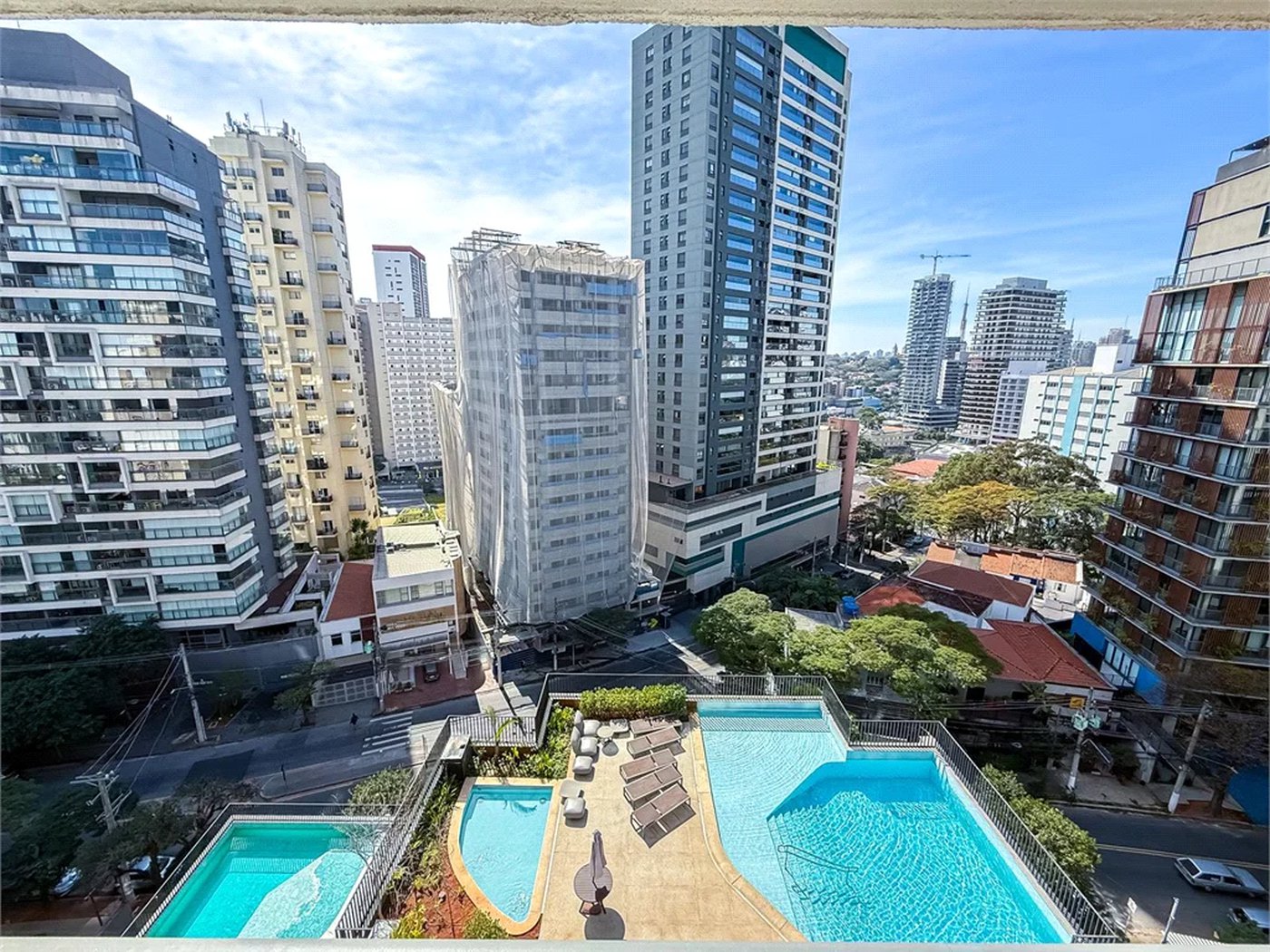Apartamento à venda com 3 suítes em Sumarezinho, São Paulo, SP