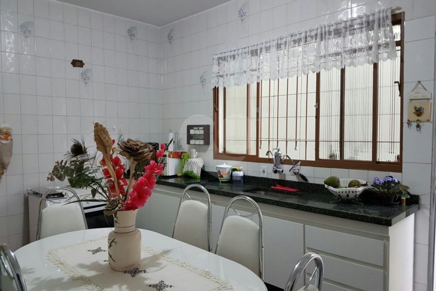 Sobrado à venda com 4 quartos em Freguesia do Ó, São Paulo, SP