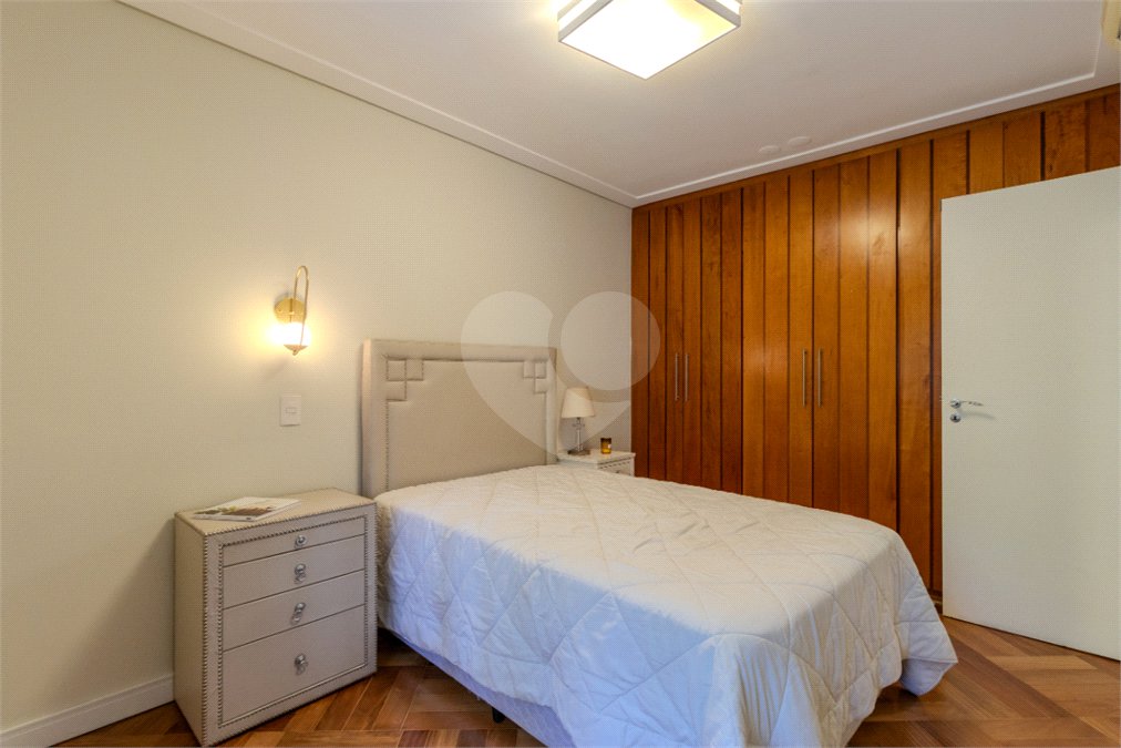 Casa à venda com 5 quartos, sendo 3 suítes, no condomínio Boulevard Saint Michael, São Paulo - SP