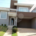 Casa à venda com 3 suítes no condomínio Picollo, Louveira - SP