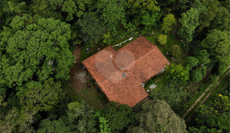 Sítio à venda com 3 quartos, sendo 1 suíte,  em Bairro do Cambará, São Roque, SP