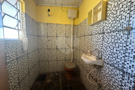 Casa à venda com 4 quartos, sendo 1 suíte, em Vila Maria, Itapetininga, SP