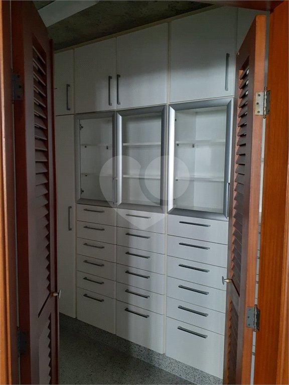 Sobrado à venda com 4 quartos, sendo 2 suítes,  em Tremembé, São Paulo, SP